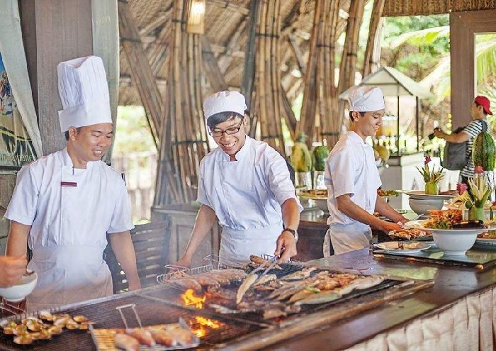 Buffet Trưa Tour Đảo Hòn Tằm
