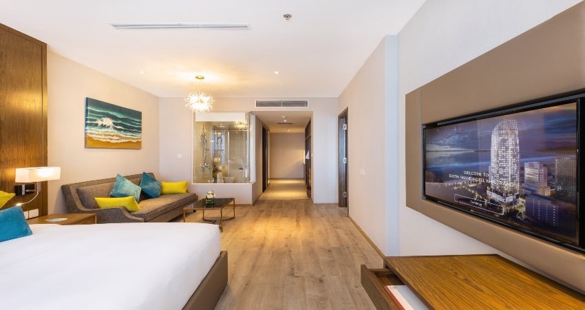 Phòng Deluxe City View Khách sạn Empyean Nha Trang