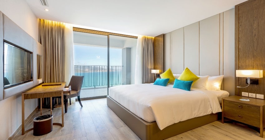 Phòng Deluxe Ocean View With Balcony Empyrean Nha Trang