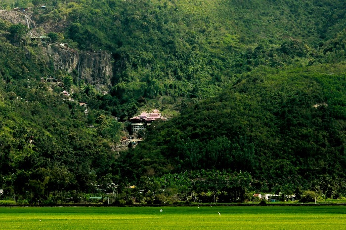 Toàn Cảnh Chùa Suối Đổ