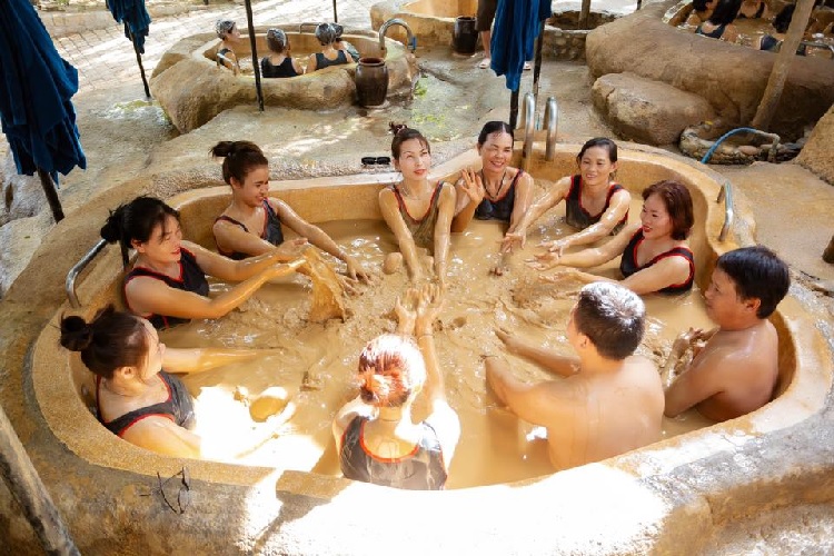 Tắm Bùn Khoáng Iresort Nha Trang